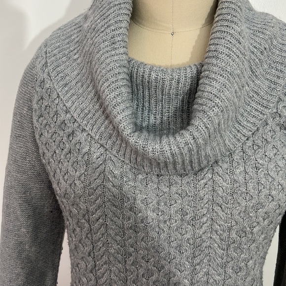 Précis Petite size M  70% acrylic/30%wool sweater. - Picture 3 of 3